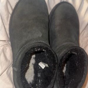 Cozy Black Suede Uggs